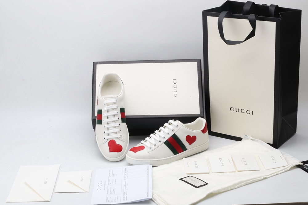 Women s Ace embroidered sneaker